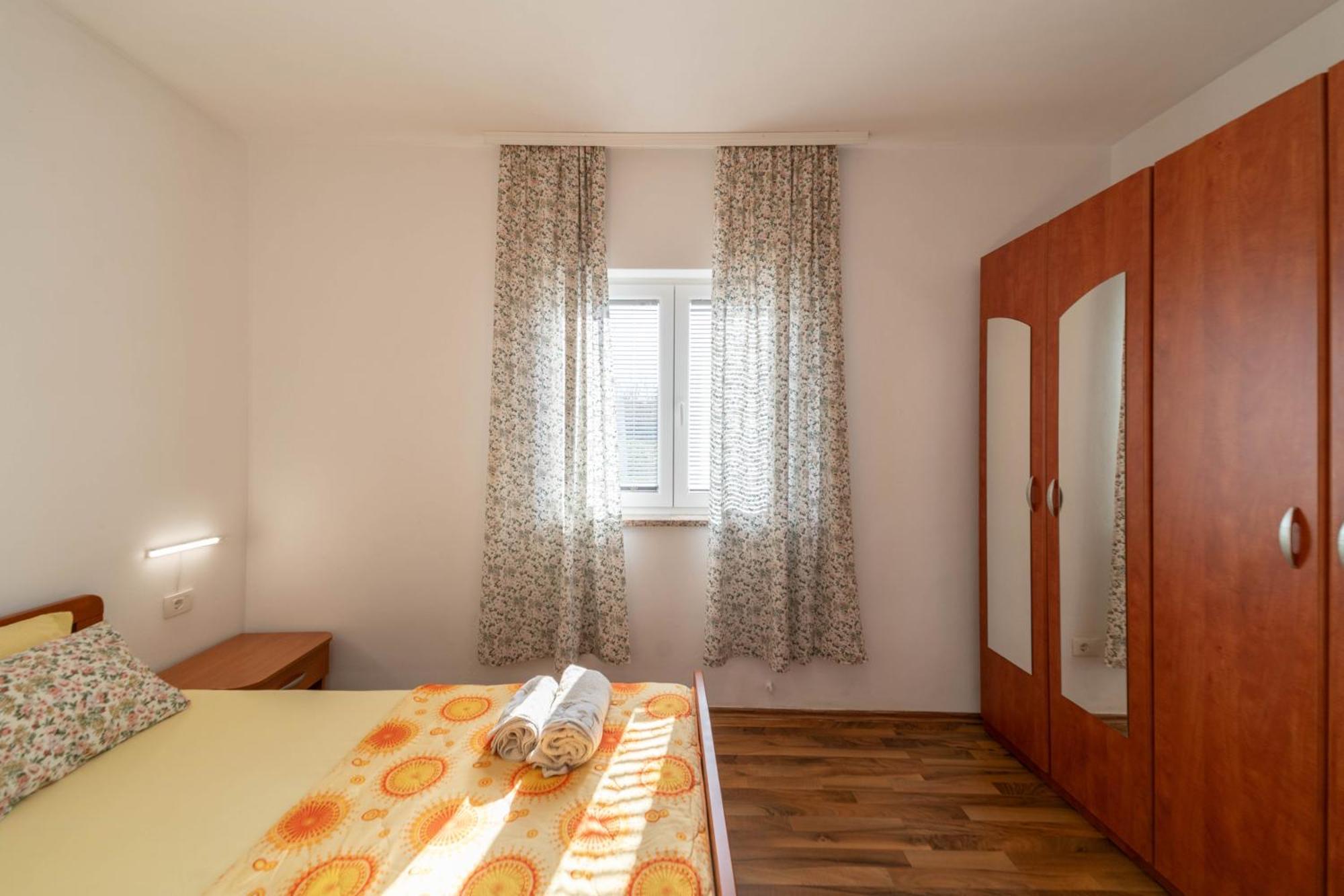 Thomas Apartment